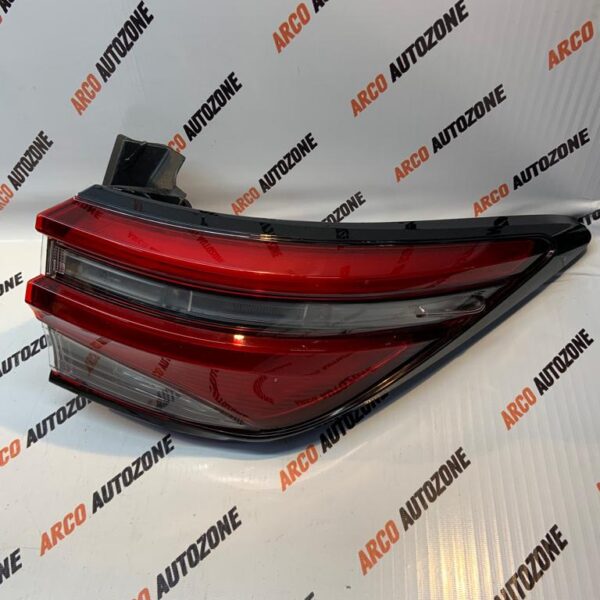 TAIL LIGHT FORTUNER LEGENDER RH LOT