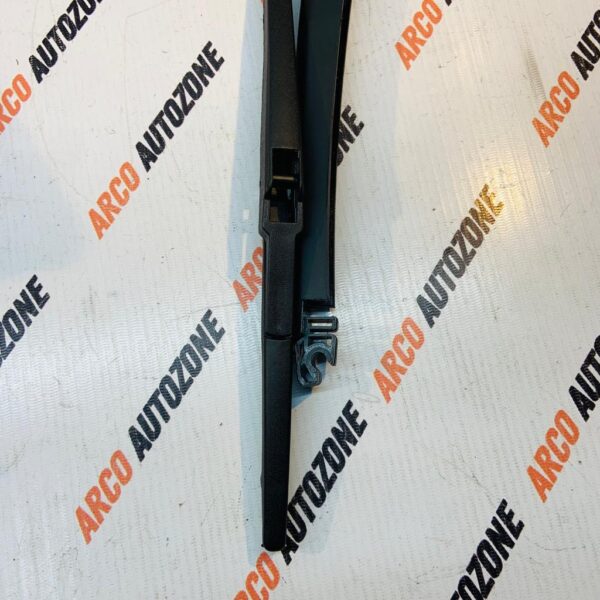 RR WIPER ARM WT BLADE SCORPIO KUV100