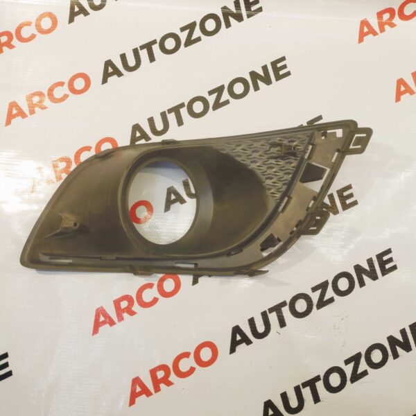 FOG LAMP COVER SPARK T2 RH BLACK GM 28283161