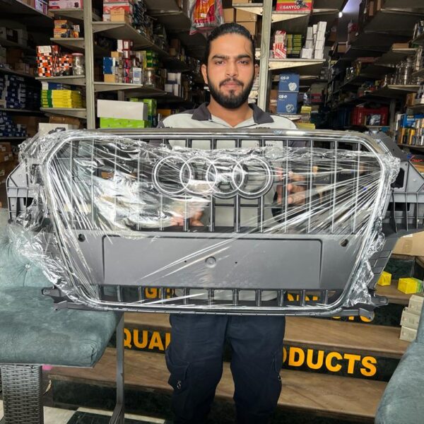 FR GRILL AUDI Q3