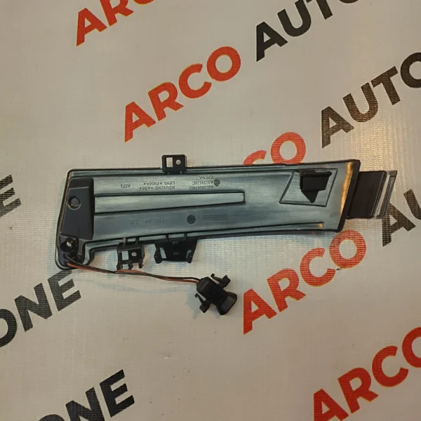 SG INDICATOR MERCEDES W204 RH
