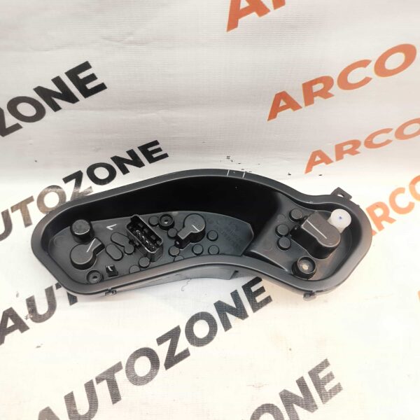 TAIL LIGHT HOLDER SUNNY LH NISSAN