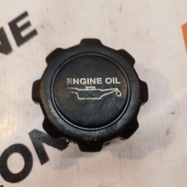 ENGINE OIL CAP QUALIS