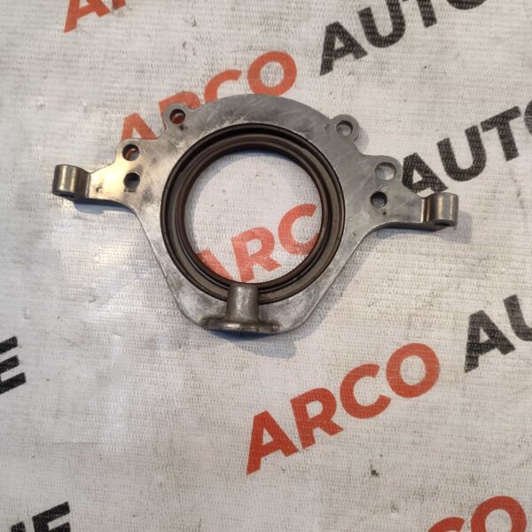MAIN OIL SEAL PLATE KWID