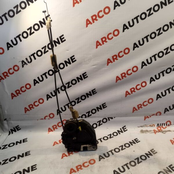 DOOR LETCH AMAZE BRIO RR RH USED
