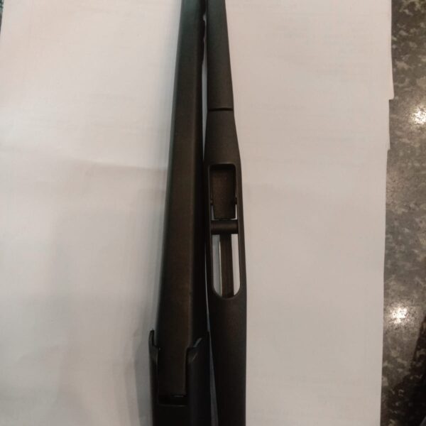 RR WIPER COMPLETE XUV300