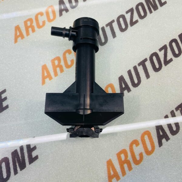 WIPER NOZZLE Q3 T1 LH IMP 8U0955101
