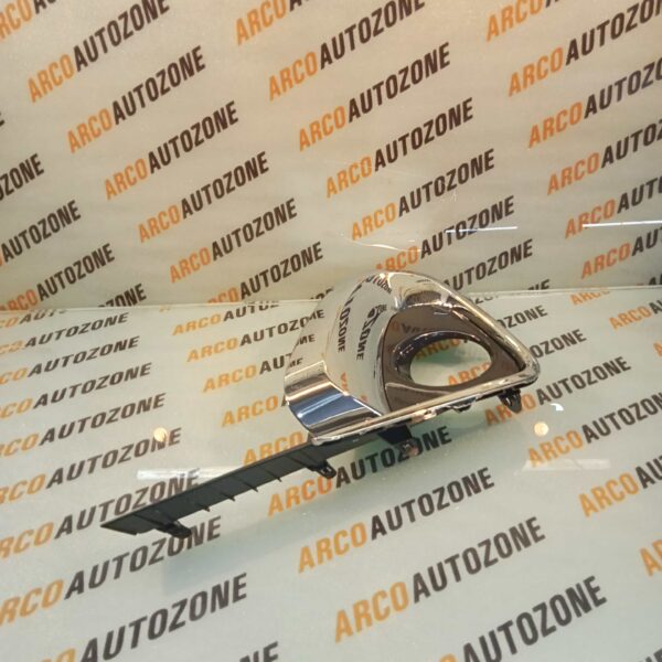 FOG LAMP COVER FORTUNER T4 RH IMP