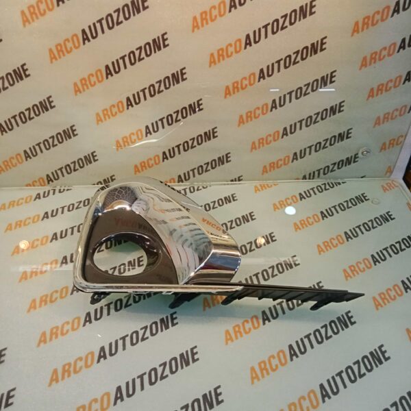 FOG LAMP COVER FORTUNER T4 LH IMP
