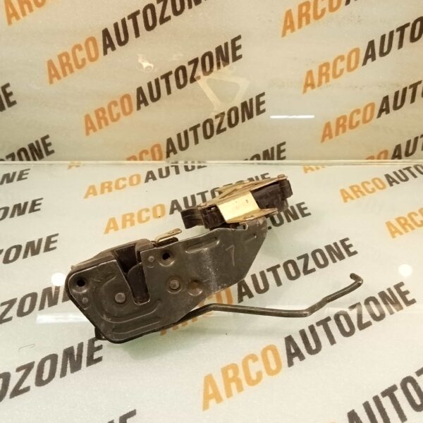 DOOR LETCH ACCENT FR LH PWR WT GUN USED 8131025030
