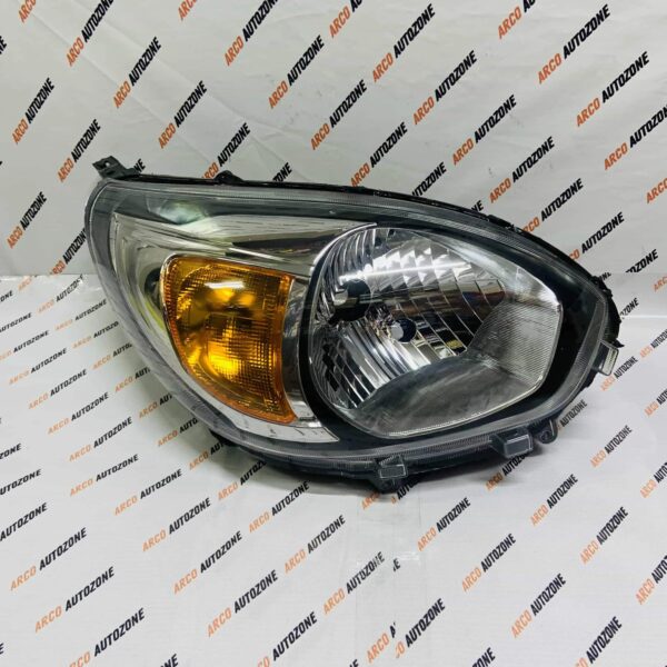 HEAD LIGHT ALTO 800 T2 RH WT MOTOR LUMAX 128HLANMRA