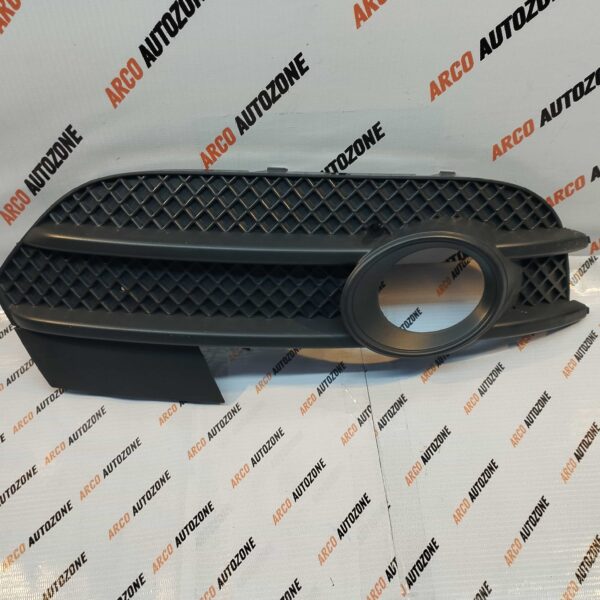 FOG LAMP CVR Q3 RH T1 12 TO 14 8U0807682A