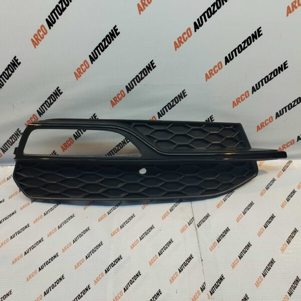 FOG LAMP CVR AUDI A3 RH HOLE