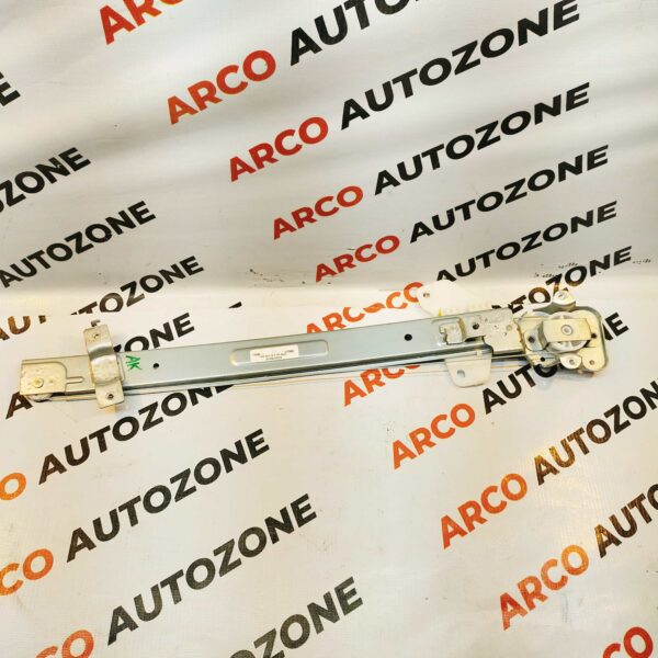 GLASS MACHINE WAGONR 12 FR RH WO MOT TRACK T1045