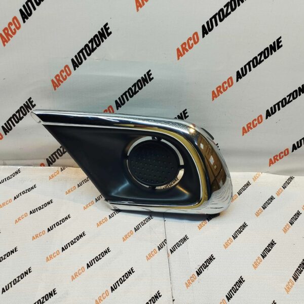FOG LAMP CVR INNOVA T4 LH CHR ACC TYDIN4FLCLC