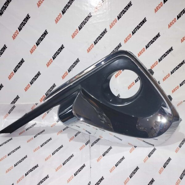 FOG LAMP CVR FORTUNER T4 LH ACC TYDFO4FLCL