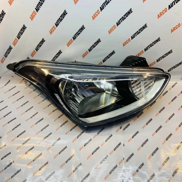 HEAD LIGHT XCENT BLACK RH HYU 92102B4400