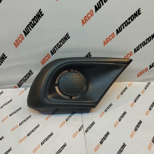 FOG LAMP CVR INNOVA T4 RH HOLE BLK