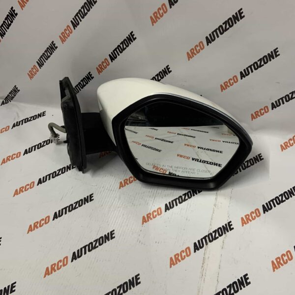 SIDE GLASS NEXON 7 WIRE RH LOT