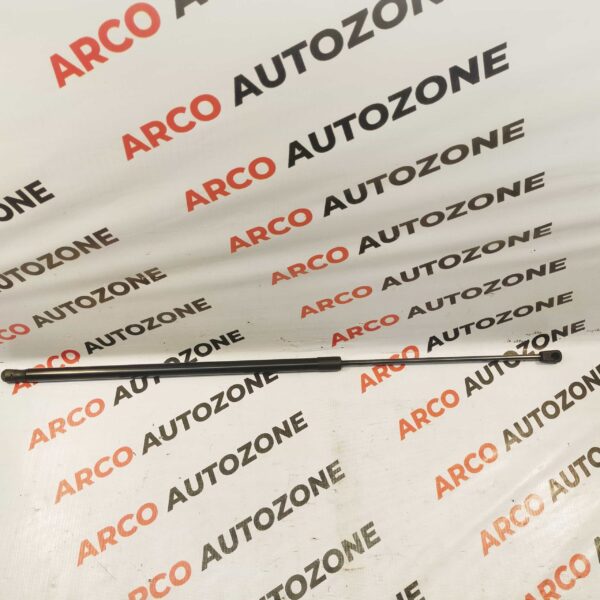 BONNET SHOCKER AUDI Q3 VIKA 8U0823359B