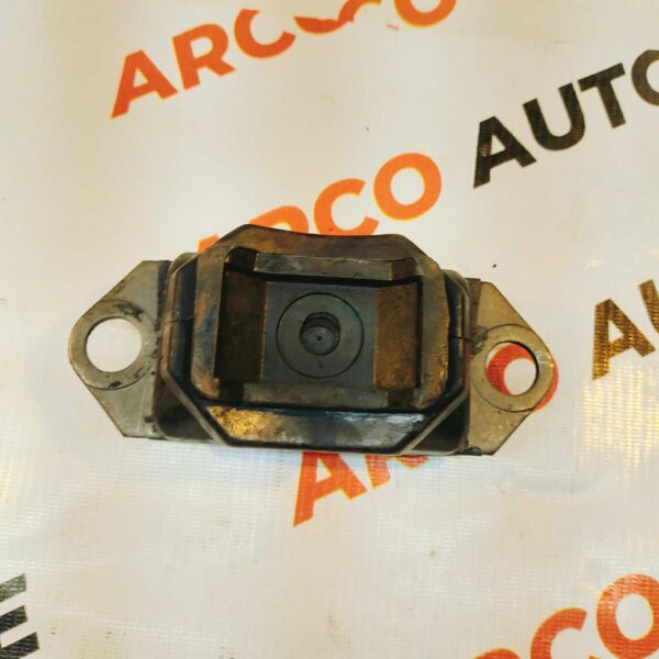 ENGINE MOUNTING DUSTER LEFT SHIP TYPE