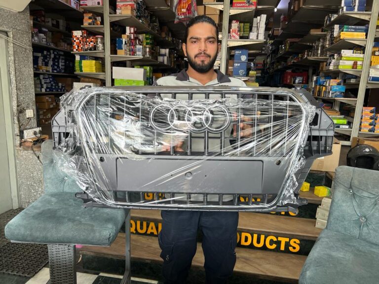 FRONT GRILL AUDI Q3