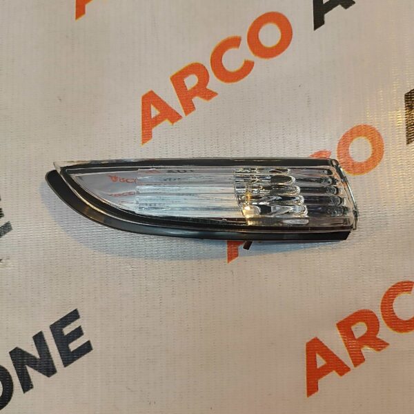 SIDE MIRROR INDICATOR FIESTA TITANIUM RIGHT