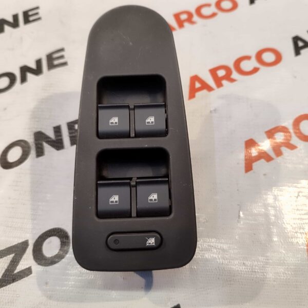 POWER WINDOW SWITCH MAIN VISTA MANZA FRONT RIGHT BLACK TATA 299104565