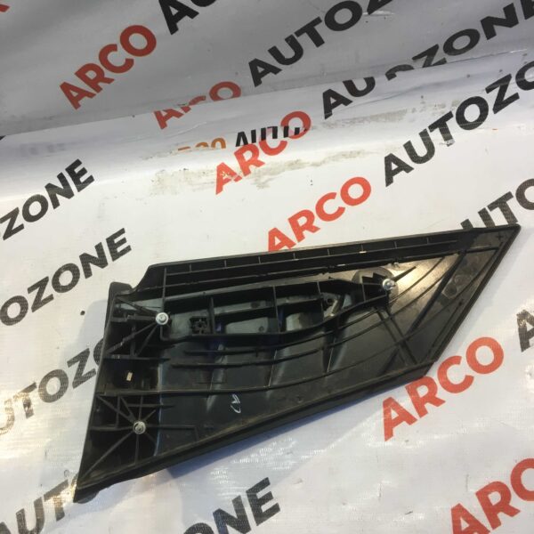 SIDE GLASS BRACKET AMAZE BRIO IDTEC TYPE LH