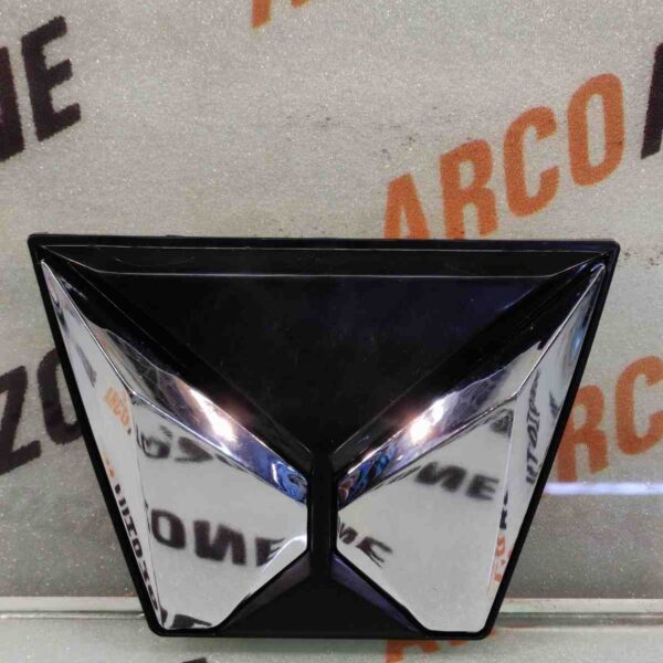 FR GRILL LOGO XUV 700