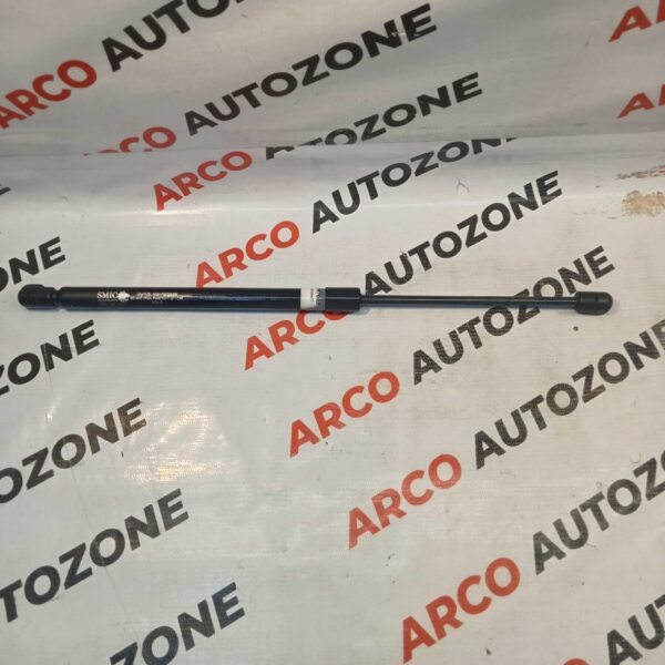BONNET SHOCKER XUV500 MMF7083