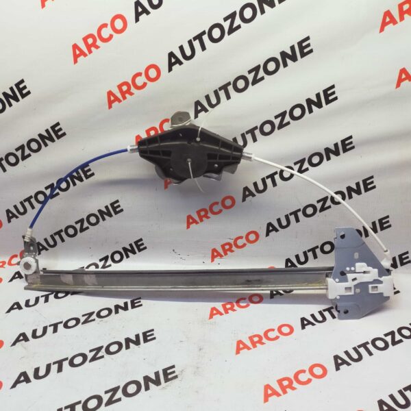 GLASS MACHINE XUV500 FRONT RIGHT T40453 TRACK