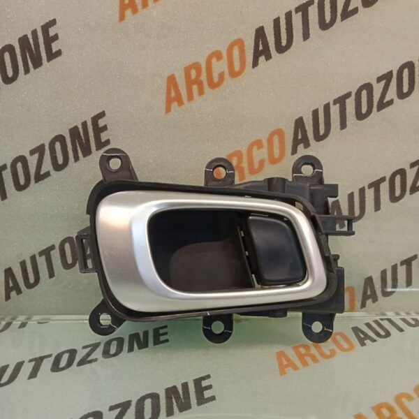 RC LEVER VENUE FRONT LEFT SILVER HYU 82610K3000MMS