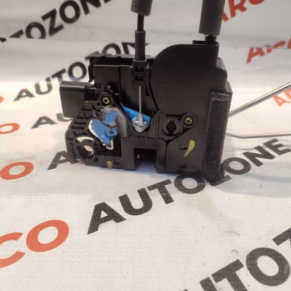 DOOR LATCH GRAND XCENT FRONT RIGHT 5 PIN HYU 81320B4080