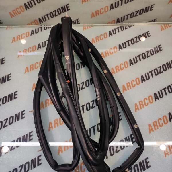 DOOR RUBBER VERNA 18 RR RH IMP