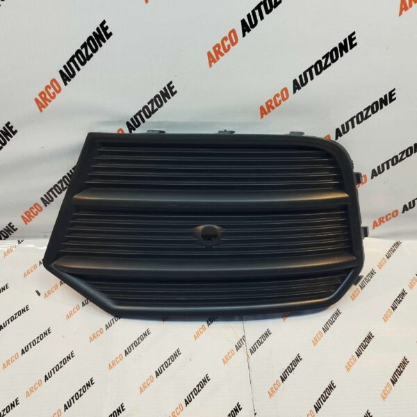 FOG LAMP COVER Q3 LEFT 2016 WITH SEN IMP 8U0807681Q