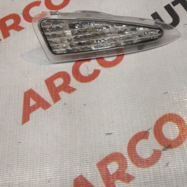 SG INDICATOR XUV500 LH LOWER