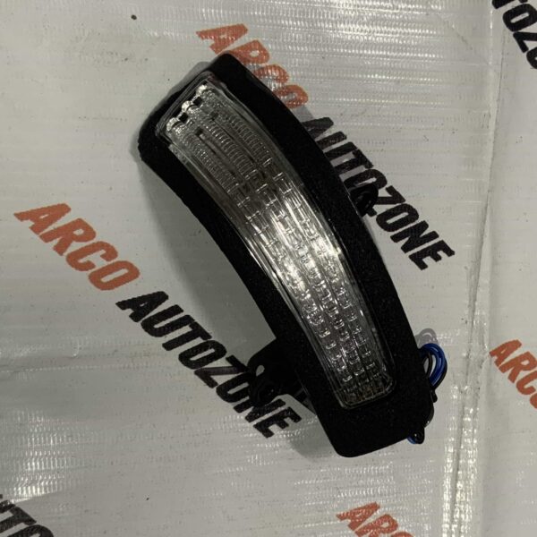 SIDE MIRROR INDICATOR SWIFT 18 DZIRE 18 WAGONR 19 CELERIO 20 CIAZ RIGHT IND