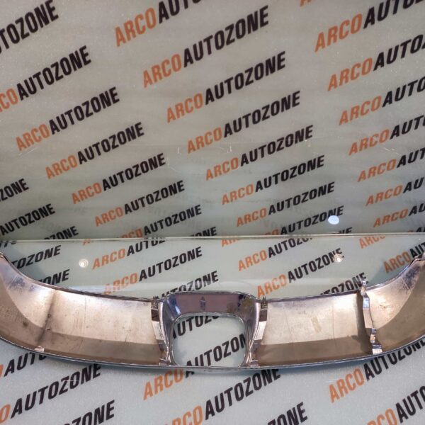 FR GRILL UPR CHROM CITY T7 HONDA 71122T9ATO