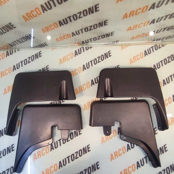 MUD FLAP TUV300 BOLERO NEO SKI