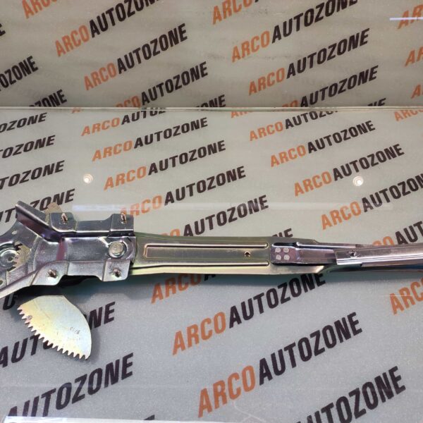 GLASS MACHINE BOLERO T3 FR LH PWR WO MOTOR