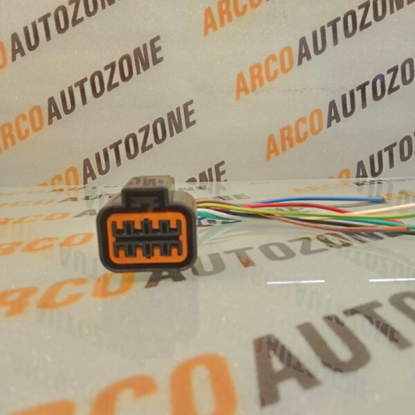 COUPLER I20 OLD VERNA 12 EXETER NON PJOJECTOR HEAD LIGHT 8 PIN