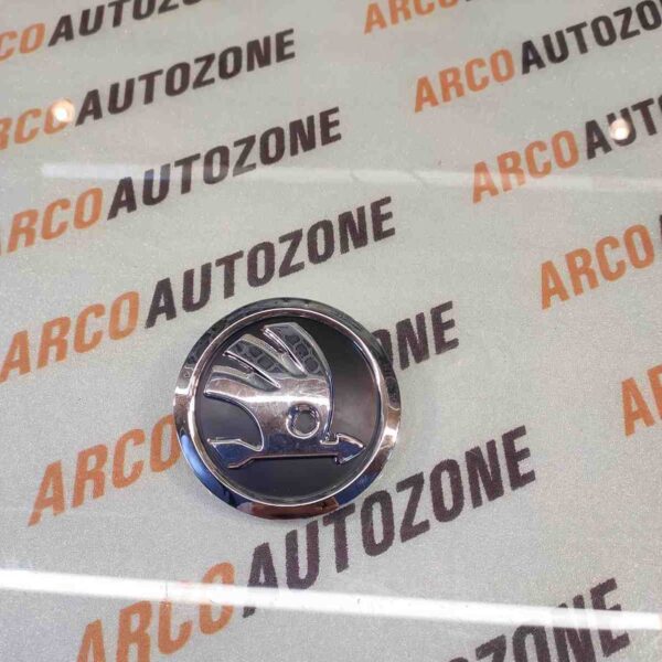 FRONT GRILL LOGO SKODA OCTAVIA RAPID NM 9 CM ROUND