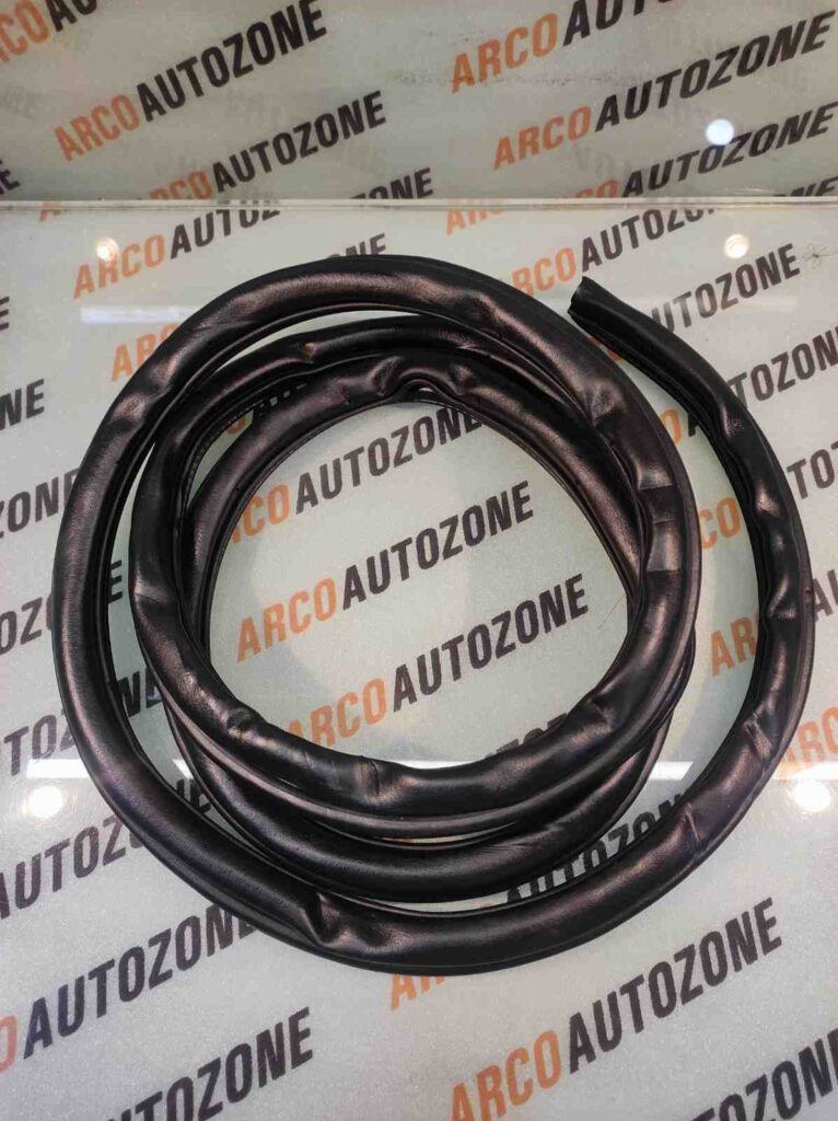 DOOR GOLA POLO VENTO RAPID FRONT
