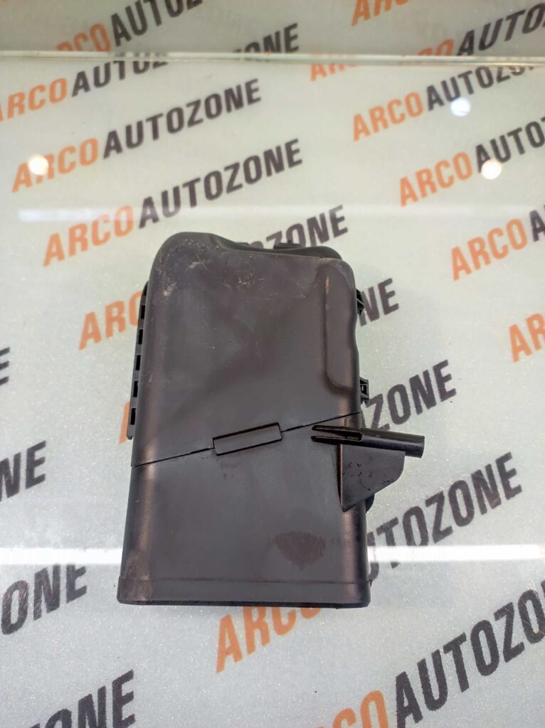 AIR INTEK HOSE BONNET LOCK RIGHT SIDE BMW F10 F30 5 SERIES USED BMW 13717577471