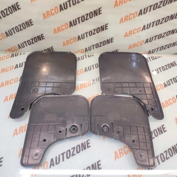 MUD FLAP INNOVA PAG PBMF325