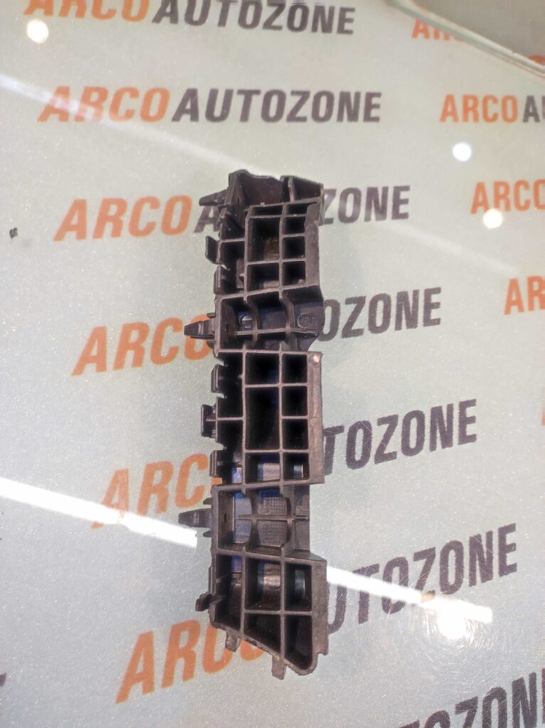 FRONT BUMPER BRACKET VENUE LEFT HYU 86551K3000