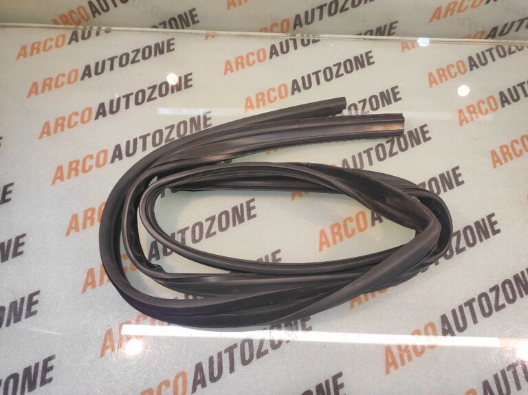RUN CHANNER RUBBER TAVERA FRONT RIGHT METZELER