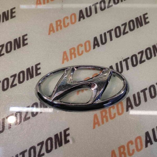 FRONT GRILL LOGO VERNA 12