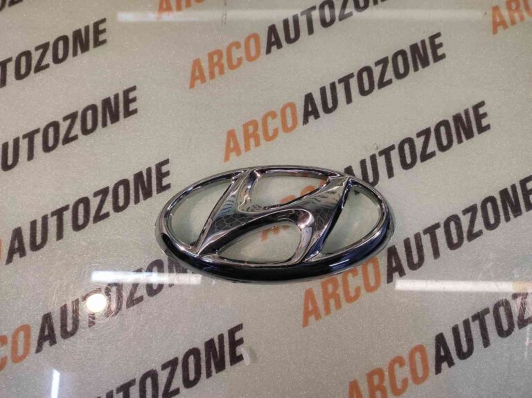 FRONT GRILL LOGO VERNA 12